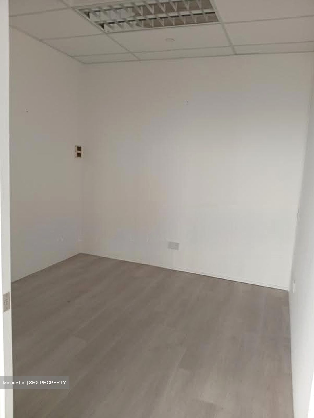 Woods Square (D25), Office #625437651